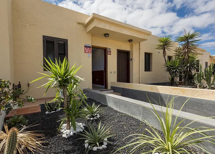 Home2book In With Pool Terrace