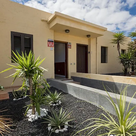 Home2book In With Pool Terrace