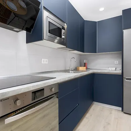 Home2book In With Pool Terrace