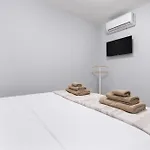 Home2book In With Pool Terrace *
